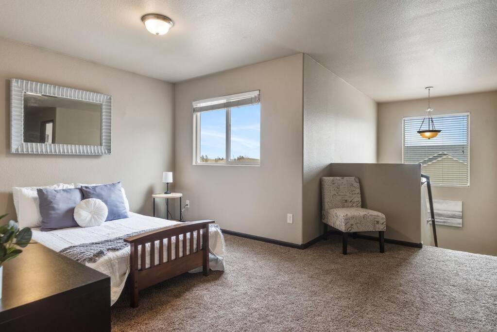 Large Home In The Most Convenient Location Rapid City Exterior photo