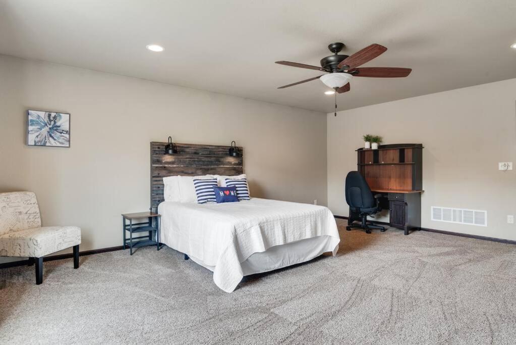 Large Home In The Most Convenient Location Rapid City Exterior photo